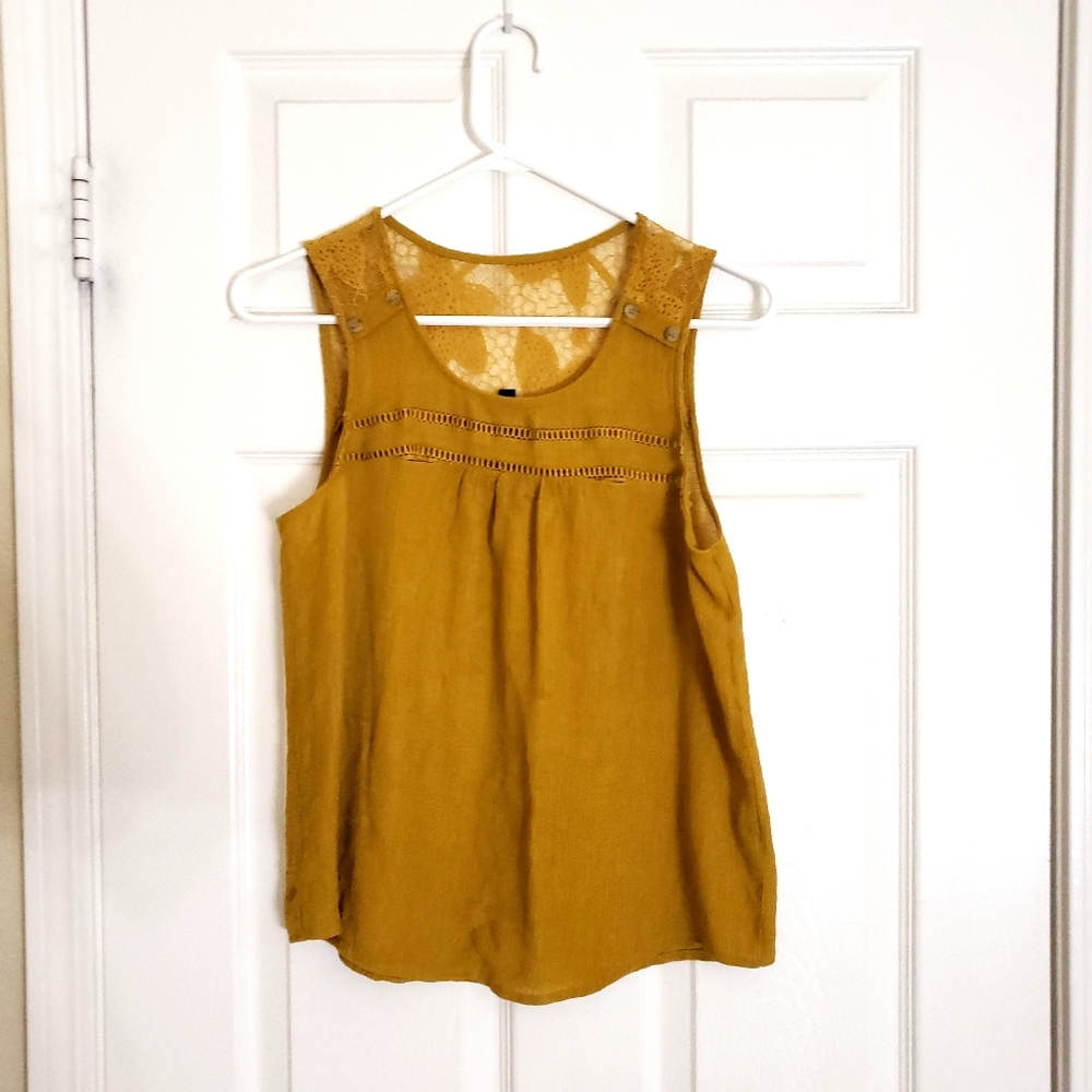 E & M Tank button lace back top